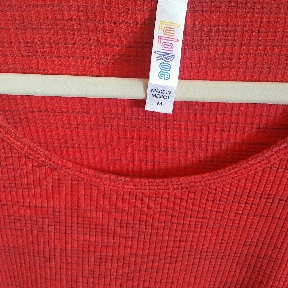 LuLaRoe  Essential Tee M - Picture 2 of 2